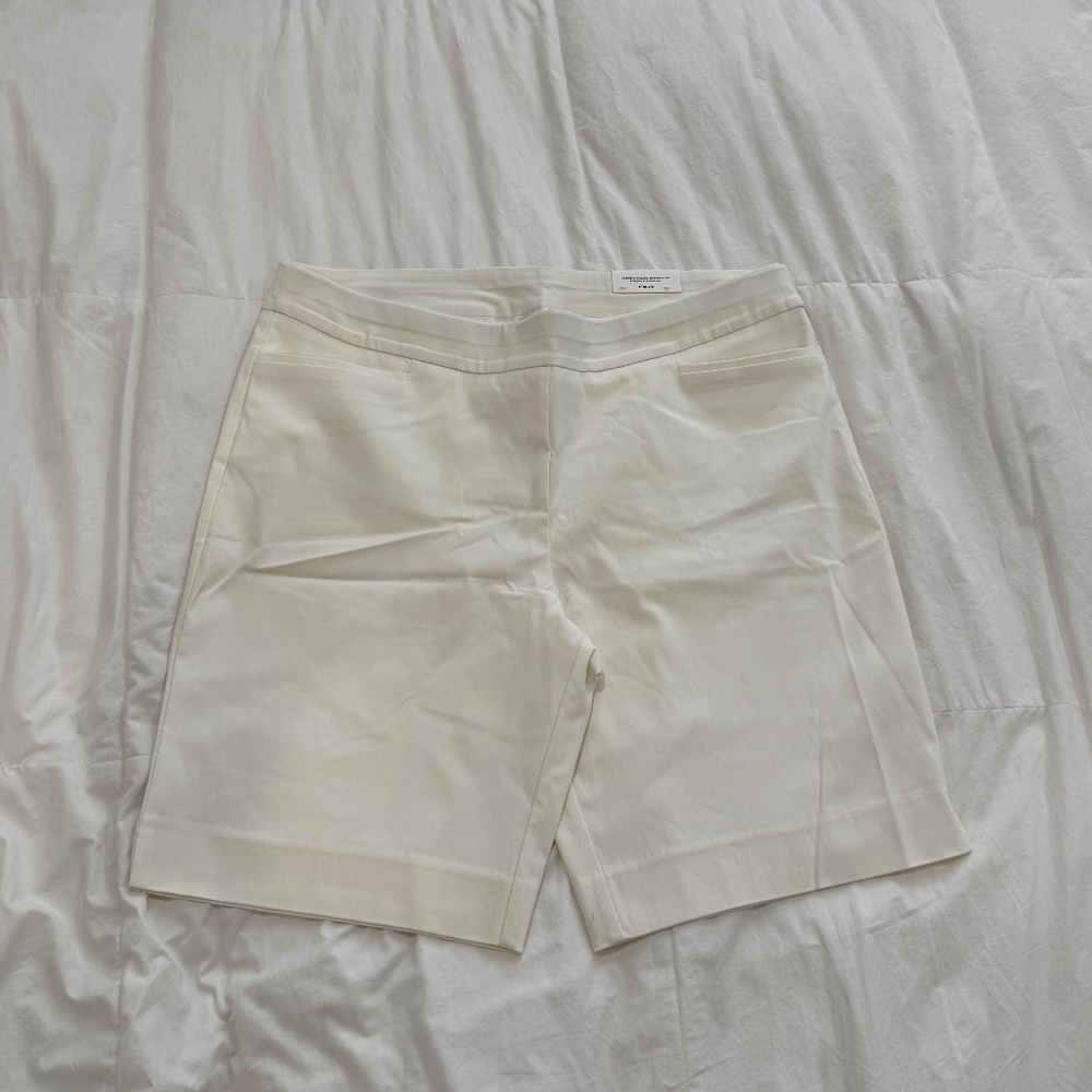 Chico’s So Slimming Bermuda shorts NWT